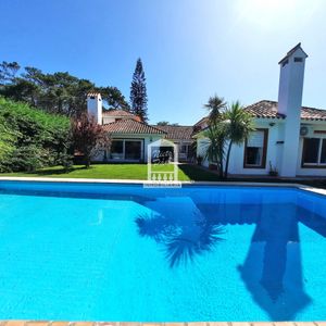 Espectacular Casa, Con Piscina Y Gran Jardín A 200 Metros De Playa Brava