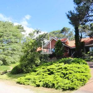 San Rafael, Con Piscina. Terreno Alto Con Buena Orientación