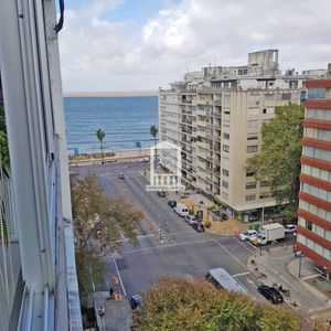 Penthouse Reciclado, Piso Entero, Boulevard España A Una Cuadra De La Rambla.