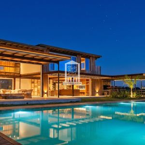 Exclusiva Casa De Diseño 750 M2 En Pueblo Mío.