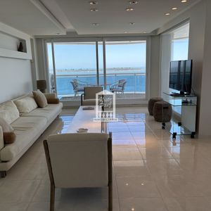 Mansa Frente Al Mar, Esquinero. 3 Suites Y Dependencia