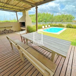 El Chorro, Reciclada. 3 Dorm Y Servicio. Piscina. Vidrios Dvh