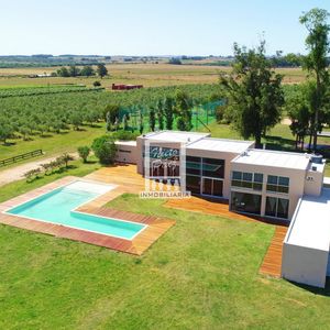 Mega Chacra, 750 M2 Construidos, 9 Dorm, Piscina Cubierta, 2.700 Olivos
