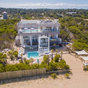José Ignacio, Sobre La Arena. 2 Piscinas