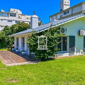 Casa En Venta, Parada 8 De La Mansa, Punta Del Este, 3 Dormitorios.