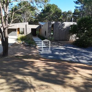 Exclusiva Casa En Laguna Escondida!