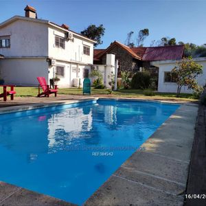 Excelente Construcción Chalet Ppal Y Huespedes Piscina