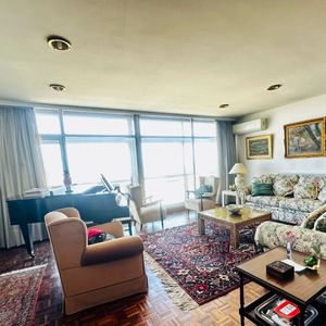 Gran Apartamento En Centro Sobre Plaza Independencia 152 M2