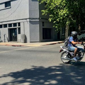 Local Comercial En Esquina Con Depósito – 276 M² + Opción 414 M² Totales