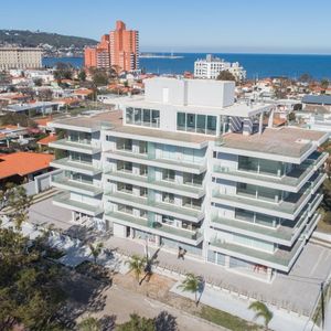 Apartamento En Piriápolis (beaullieu) Ref. 3853