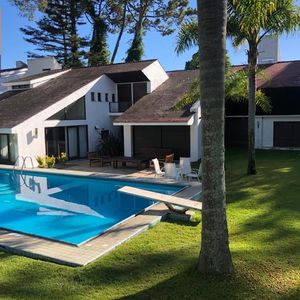 Casa En Punta Del Este (cantegril)- Ref. 4437