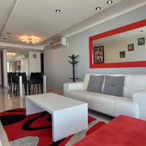 Apartamento En Punta Del Este (playa Mansa) Ref- 4475