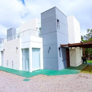 Casa En Piriápolis (portales) - Ref. 4576