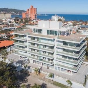 Apartamento En Piriápolis (beaullieu) Ref. 4913