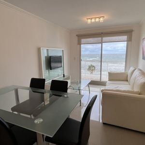 Apartamento En Piriápolis (piriápolis Centro) Ref. 5434