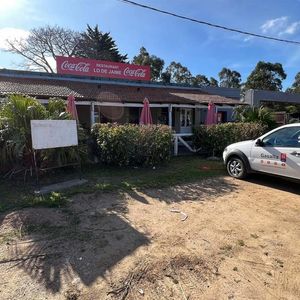 Locales Y Negocios En Piriápolis (solís) Ref. 5471