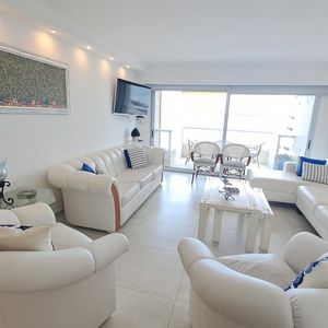 Apartamento En Punta Del Este (playa Mansa) Ref. 7022