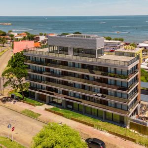 Apartamento En Piriápolis (piriápolis Ciudad) Ref. 7591
