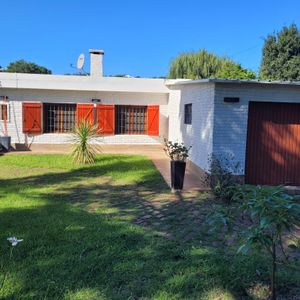 Venta Padrón Con 2 Casas Y Piscina Parque Del Plata 980pp
