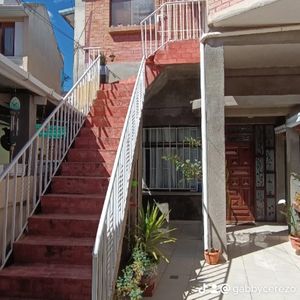 Casa En Venta Con 3 Departamentos En Cota Cota 