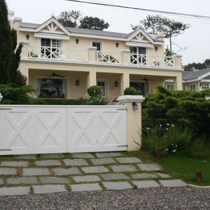 Venta Casa 4 Dormitorios C/piscina Mb Ubicacion La Barra