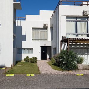 Venta De Apartamento En Manantiales 2 Dorm - C/piscina
