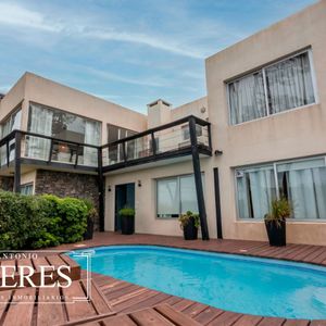 Venta ,casa ,6 Dormitorios ,montoya, C/piscina