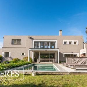 Casa En Venta 5 Dorm Y Piscina - Club Privado Laguna Blanca