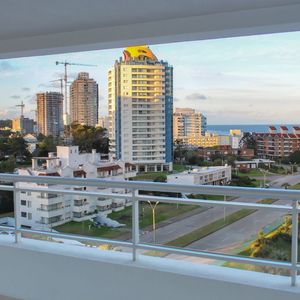Apartamento 3 Dormitorios Alquiler Temporada-playa Brava
