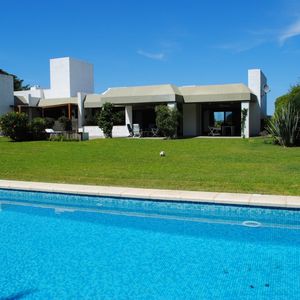 Casa De 4 Dormitorios En Alquiler Temporada- Playa Brava