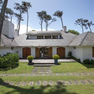 Alquiler De Temporada De Casa De 4 Dormitorios - Playa Brava