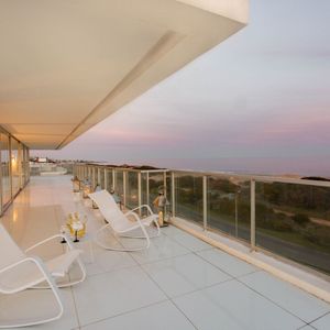 Venta De Penthouse De 4 Dormitorios Frente Al Mar- Brava