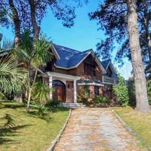 Venta Casa 6 Dormitorios - Beverly Hills