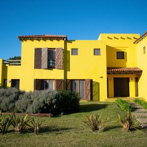 Alquiler De Temporada Casa 4 Dormitorios- Rincón Del Indio