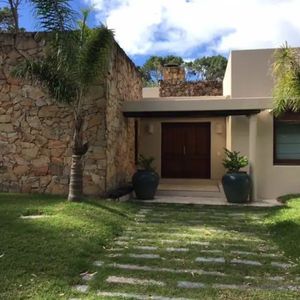 Venta Casa 5 Dormitorios-  Marly Punta Del Este