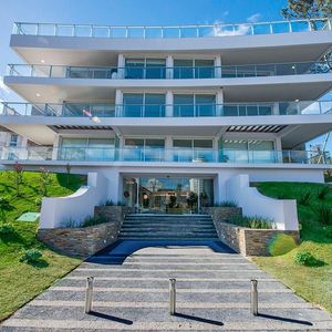 Venta De Apartamento 2 Dormitorios- Playa Mansa
