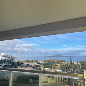 Venta De Apartamento De 4 Dormitorios- Playa Mansa