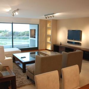Alquiler  Apartamento De 3 Dormitorios - Playa Brava