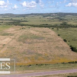 Chacra De 10 Con Arroyo Y Frente A Ruta 39  Maldonado