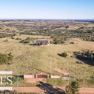 Venta De Campo En Garzón De 45 Ha Con Casa Y Piscina
