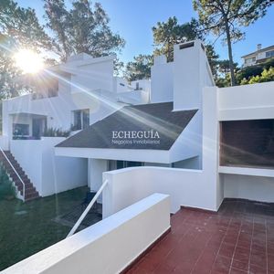 Alquiler Anual Apartamento Dúplex En Rincón Del Indio, Punta Del Este