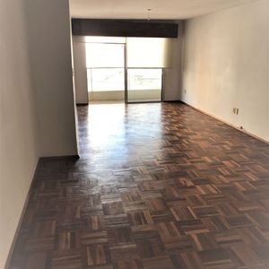 Amplio 3 Dormitorios + Servicio + Garage