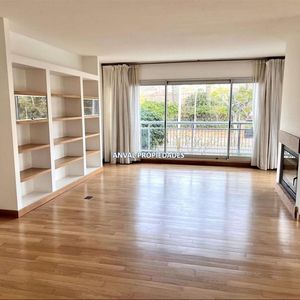 Venta Apartamento Arocena A Pasos, 3 Dormitorios Garages 2