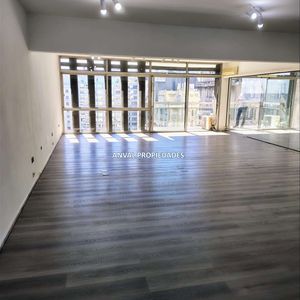Excelente Oficina Sobre La Plaza Independencia 150 M2, Moderna ,con Garage