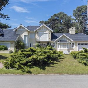 Casa En Barrio Golf - En Venta