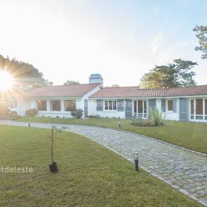 Magnífica Y Reciclada - Barrio Golf