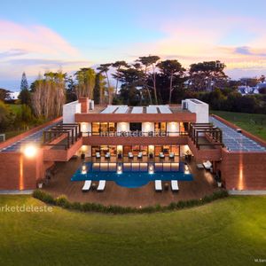 Barrio Golf - La Casa Más Increible