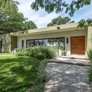 Moderna Casa De 3 Dormitorios