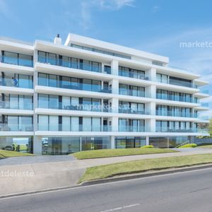 Sea Breezes - 1 Dorm.