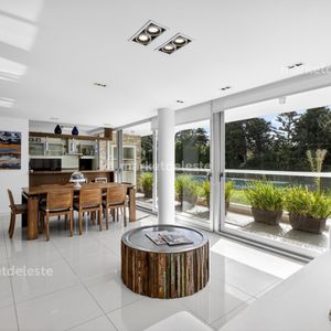 Duplex En Playa Brava - En Venta